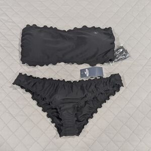 NWT Hollister Black Ruffle Bikini Set Large Top Medium Cheeky Bottom